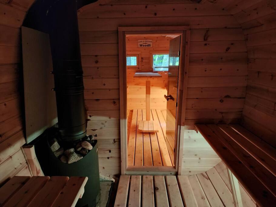 Dingle Run Lodge At Sir Sam'S Haliburton Exterior photo